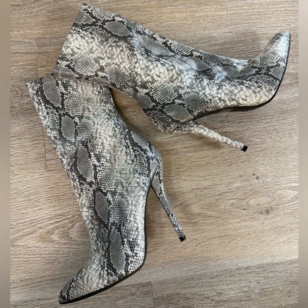 Wild Diva Lounge Stiletto Boots - Size 6.5